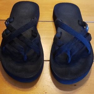 Women's black Teva cross strap sandals size 5